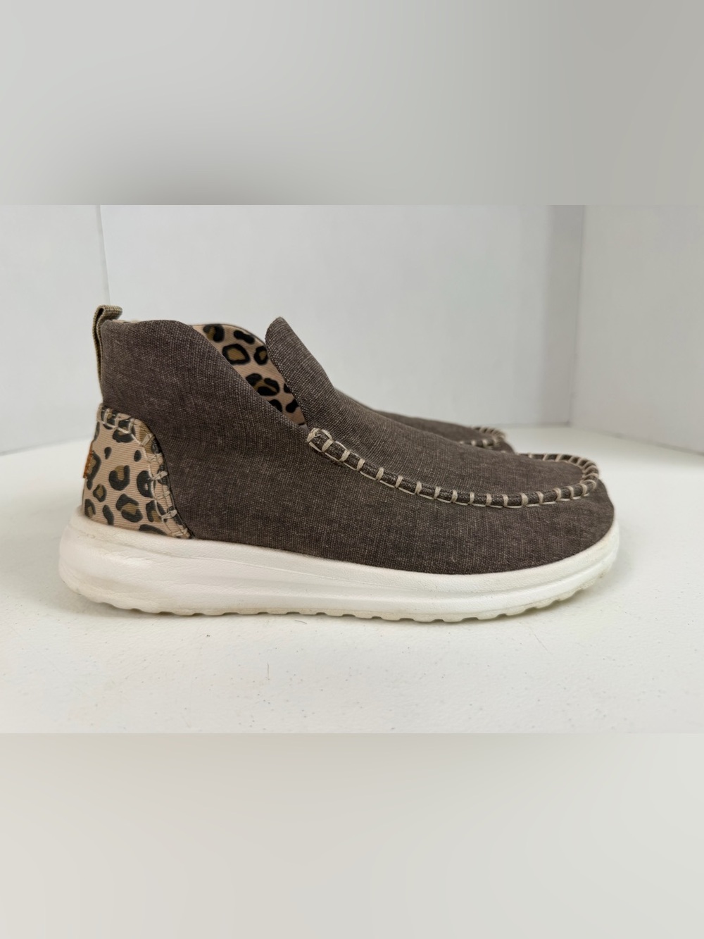 Hey Dude Denny Heavy Canvas Slip-On Sneakers Women’s 7 Leopard Print